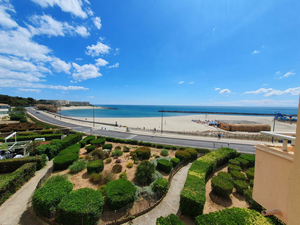 T2 front de mer avec parking à Sète - Photo 8