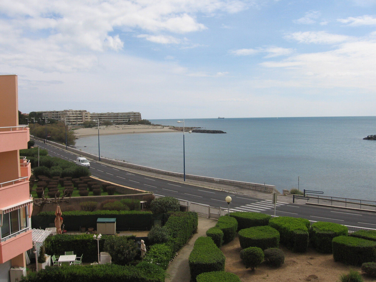 T2 front de mer avec parking à Sète - Photo 13