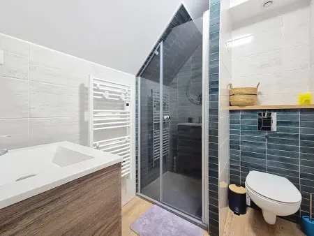 Duplex 46 m² rénové avec parking privé au centre de Quiberon : photo 10