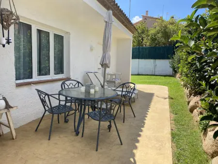 Location villa à Sant Antoni de Calonge, Maison 4 étages avec BBQ, jardin et chargeur électrique, à 10min plage sur la Costa Brava.