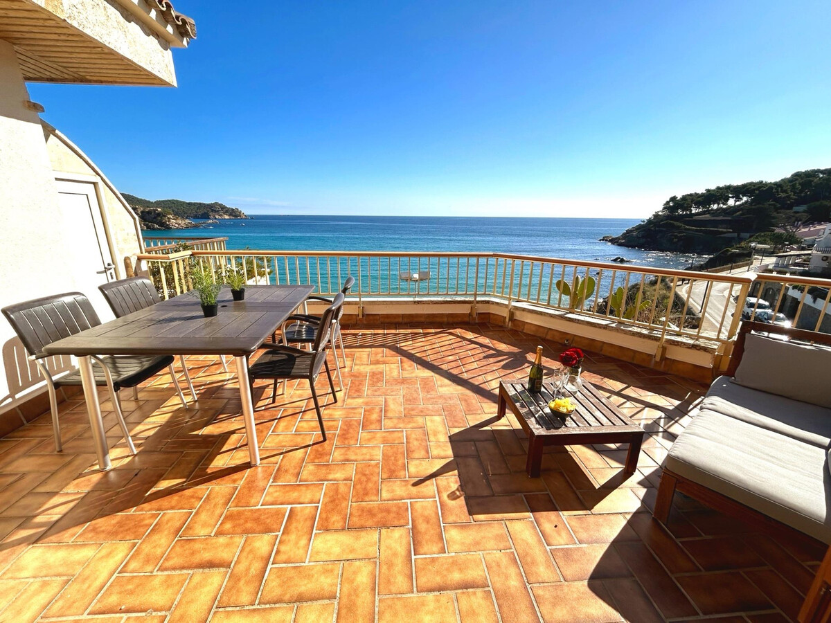 Penthouse face mer à Palamós, 4 chambres, terrasse vue plage - Photo 1