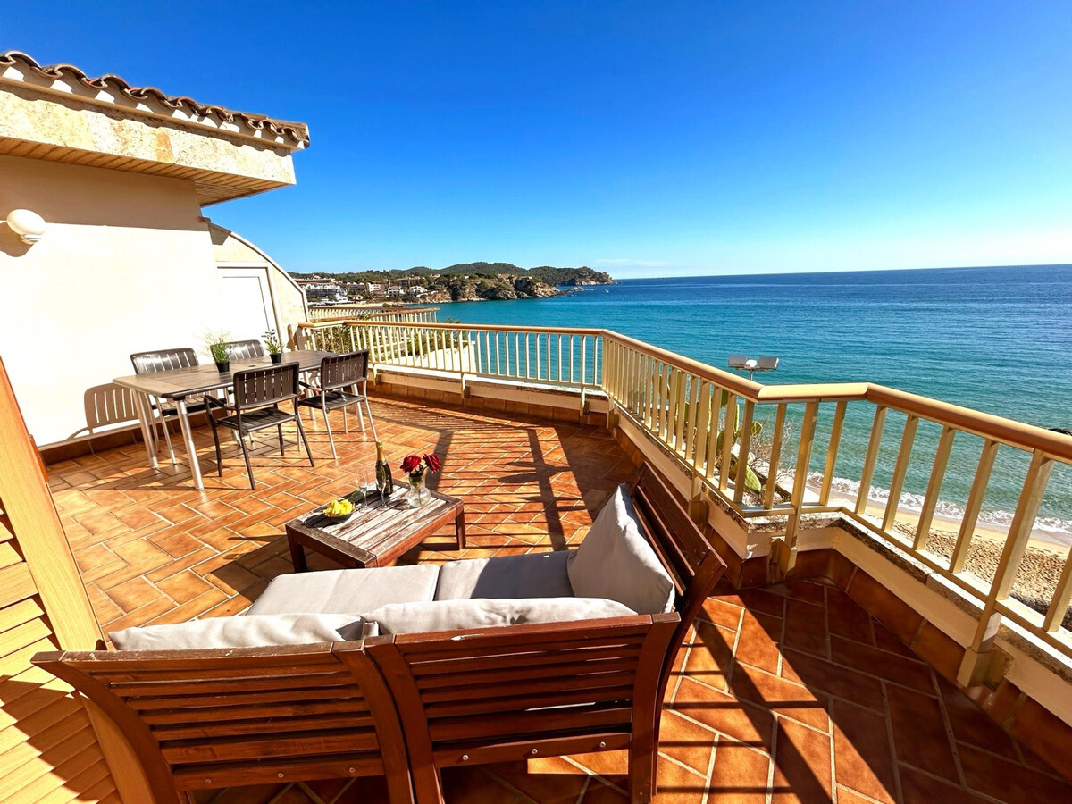 Penthouse face mer à Palamós, 4 chambres, terrasse vue plage - Photo 2