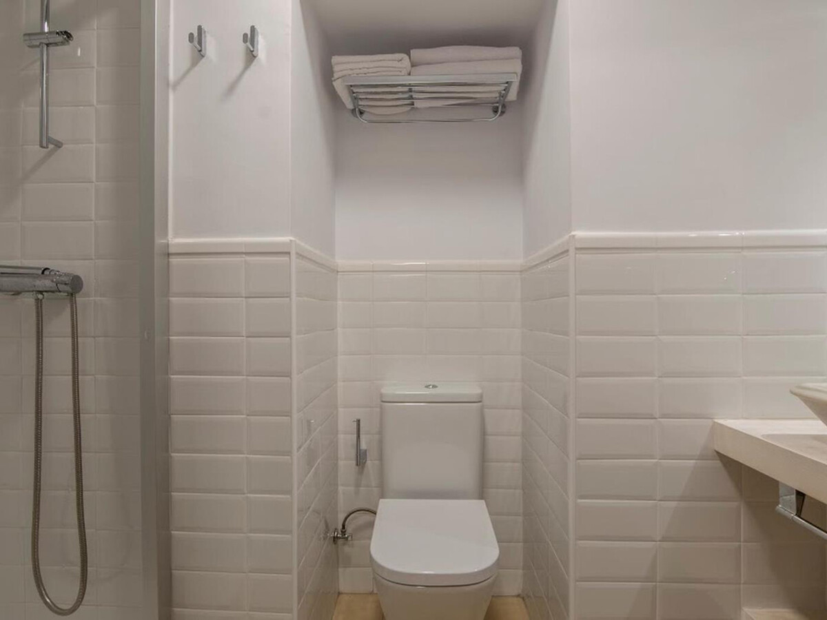 Gîte catalan du XIe siècle, 6 personnes, cheminée - Photo 9