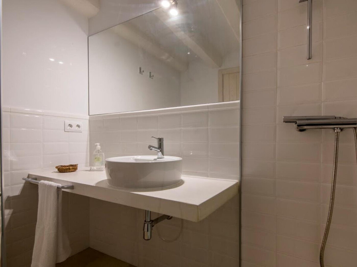 Gîte catalan du XIe siècle, 6 personnes, cheminée - Photo 14
