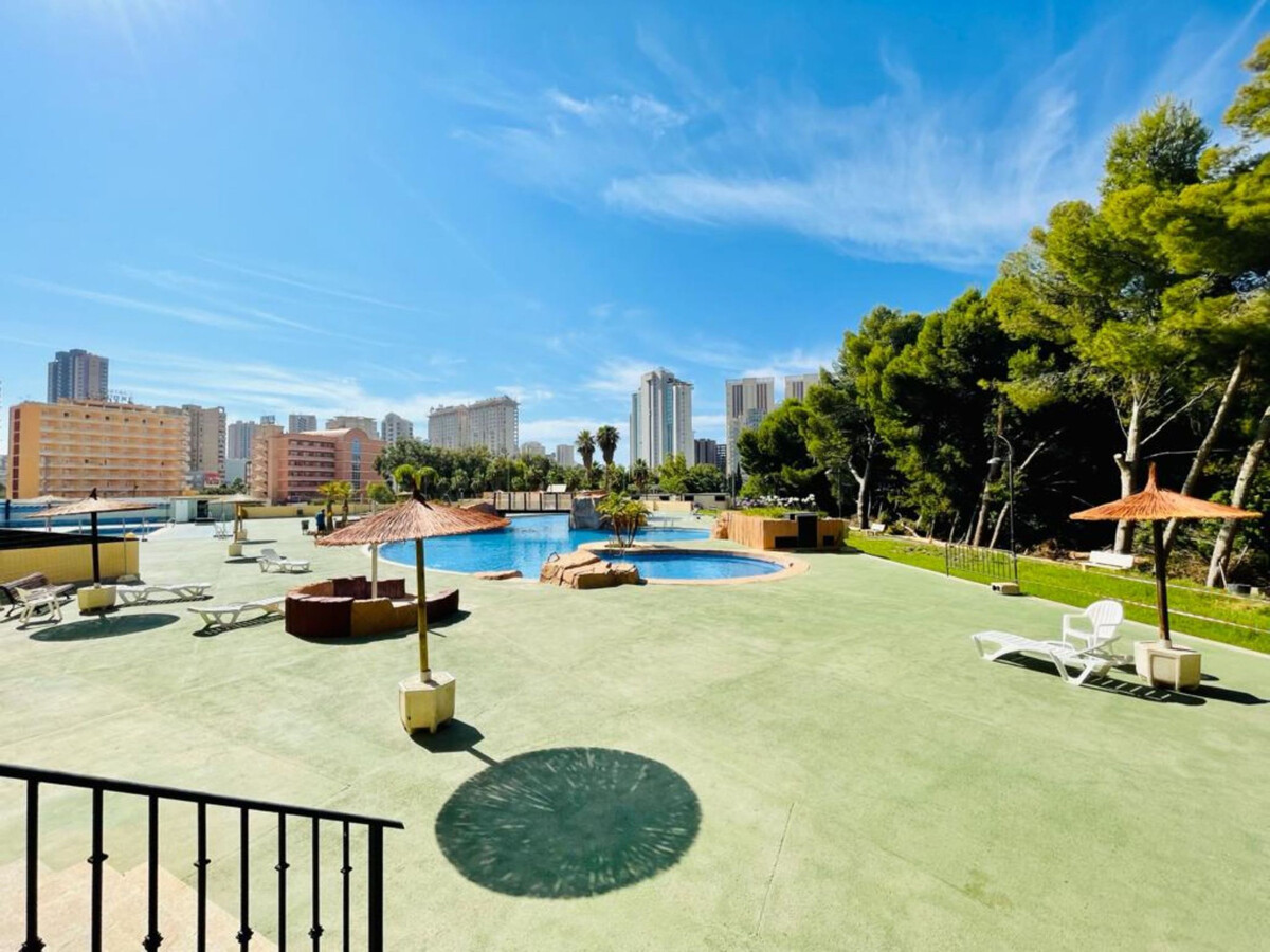 Appartement 18e étage, terrasse, climatisation, piscine - Photo 1