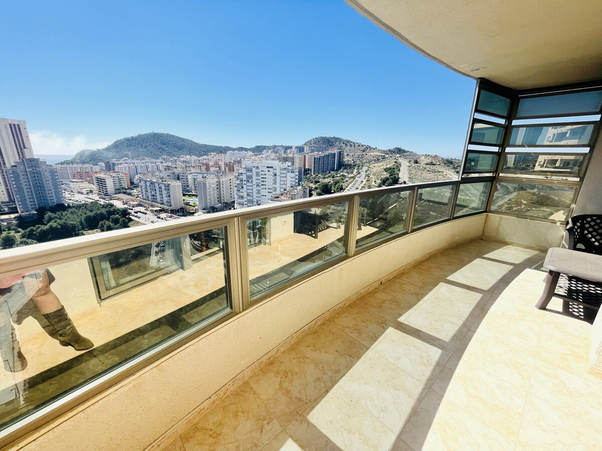Appartement 18e étage, terrasse, climatisation, piscine - Photo 3