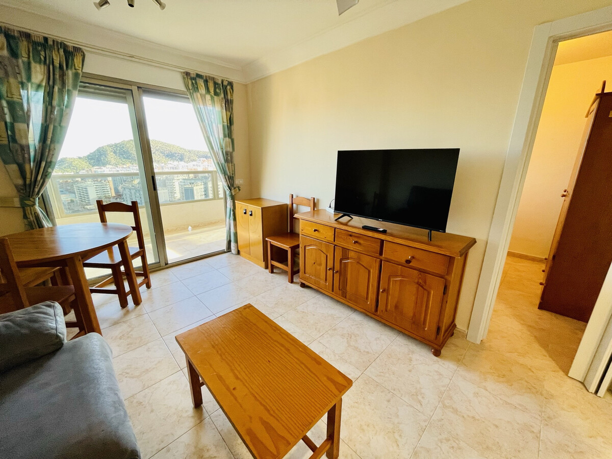 Appartement 18e étage, terrasse, climatisation, piscine - Photo 10