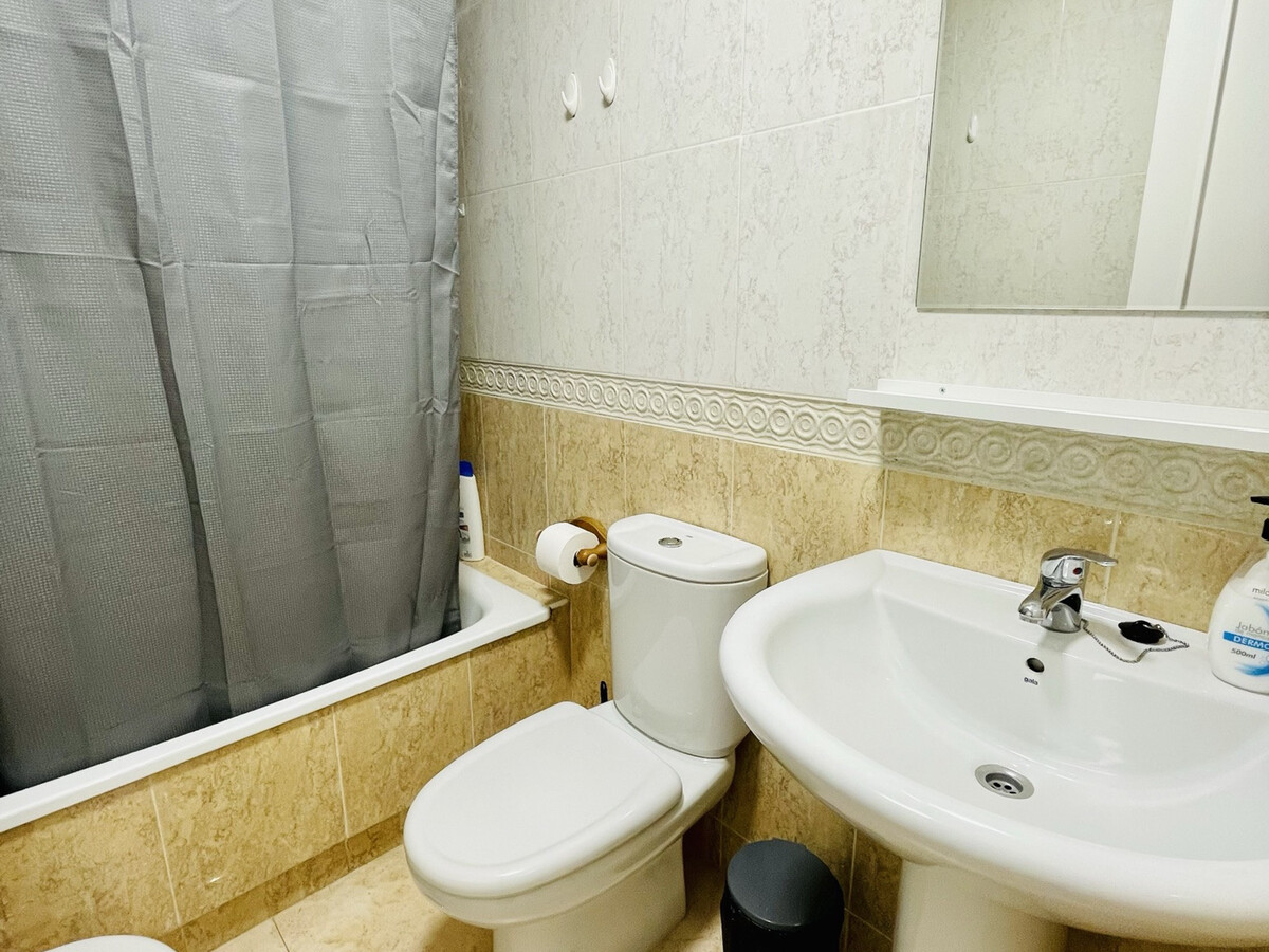 Appartement 18e étage, terrasse, climatisation, piscine - Photo 17