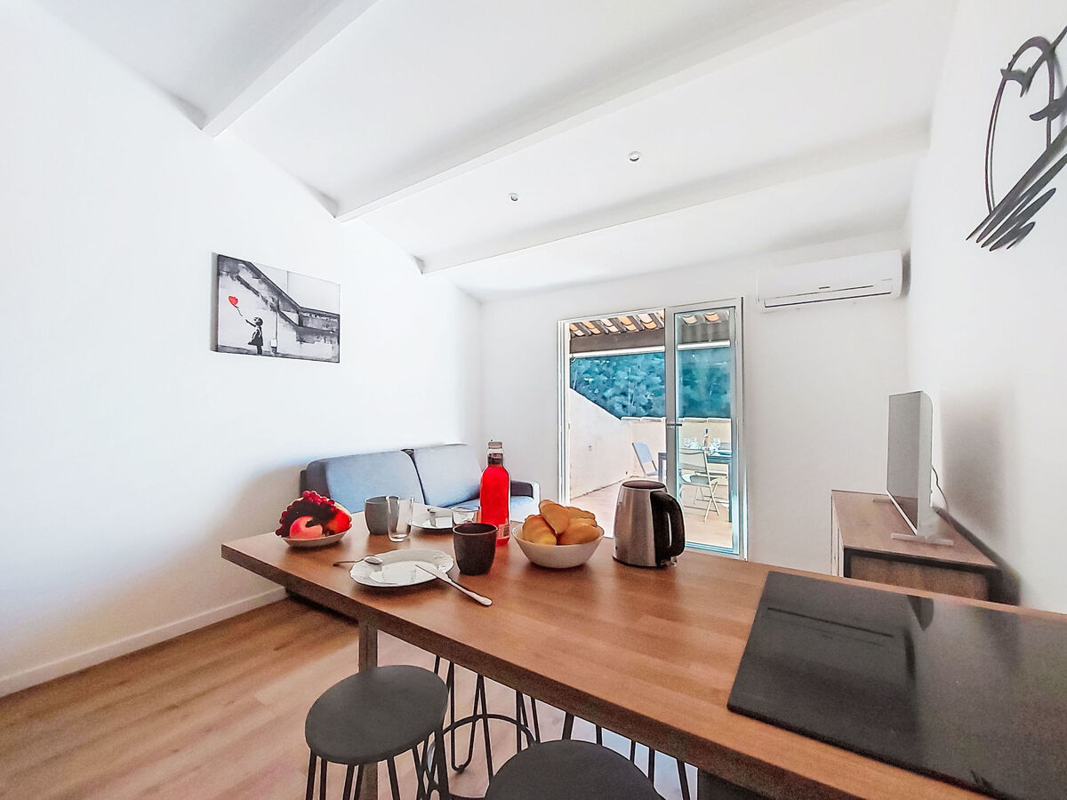 Studio rénové 28 m² avec terrasse 15 m² à Saint Cyr - Photo 6