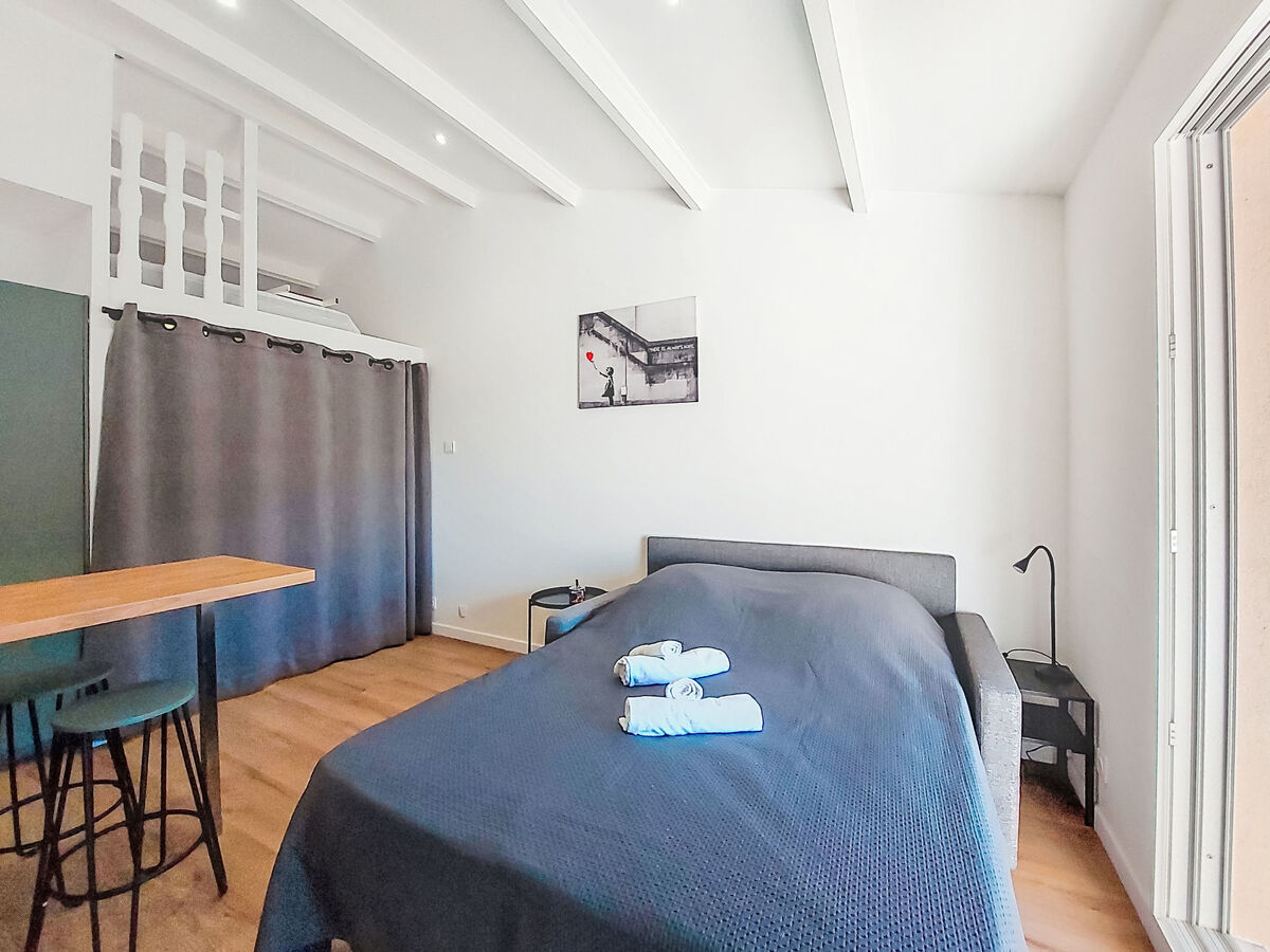 Studio rénové 28 m² avec terrasse 15 m² à Saint Cyr - Photo 9