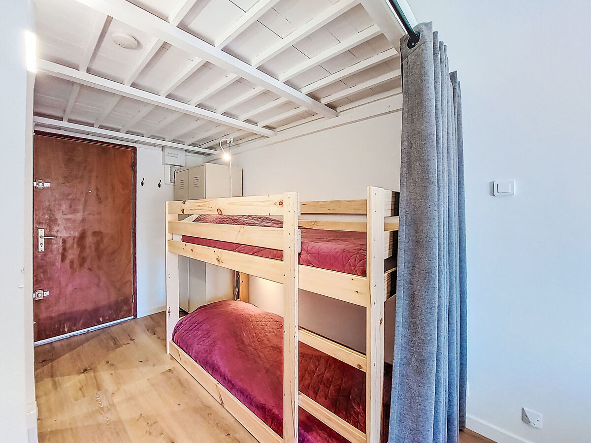 Studio rénové 28 m² avec terrasse 15 m² à Saint Cyr - Photo 11