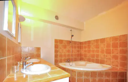Maison 4 chambres piscine partagée à Portel des Corbières : photo 27