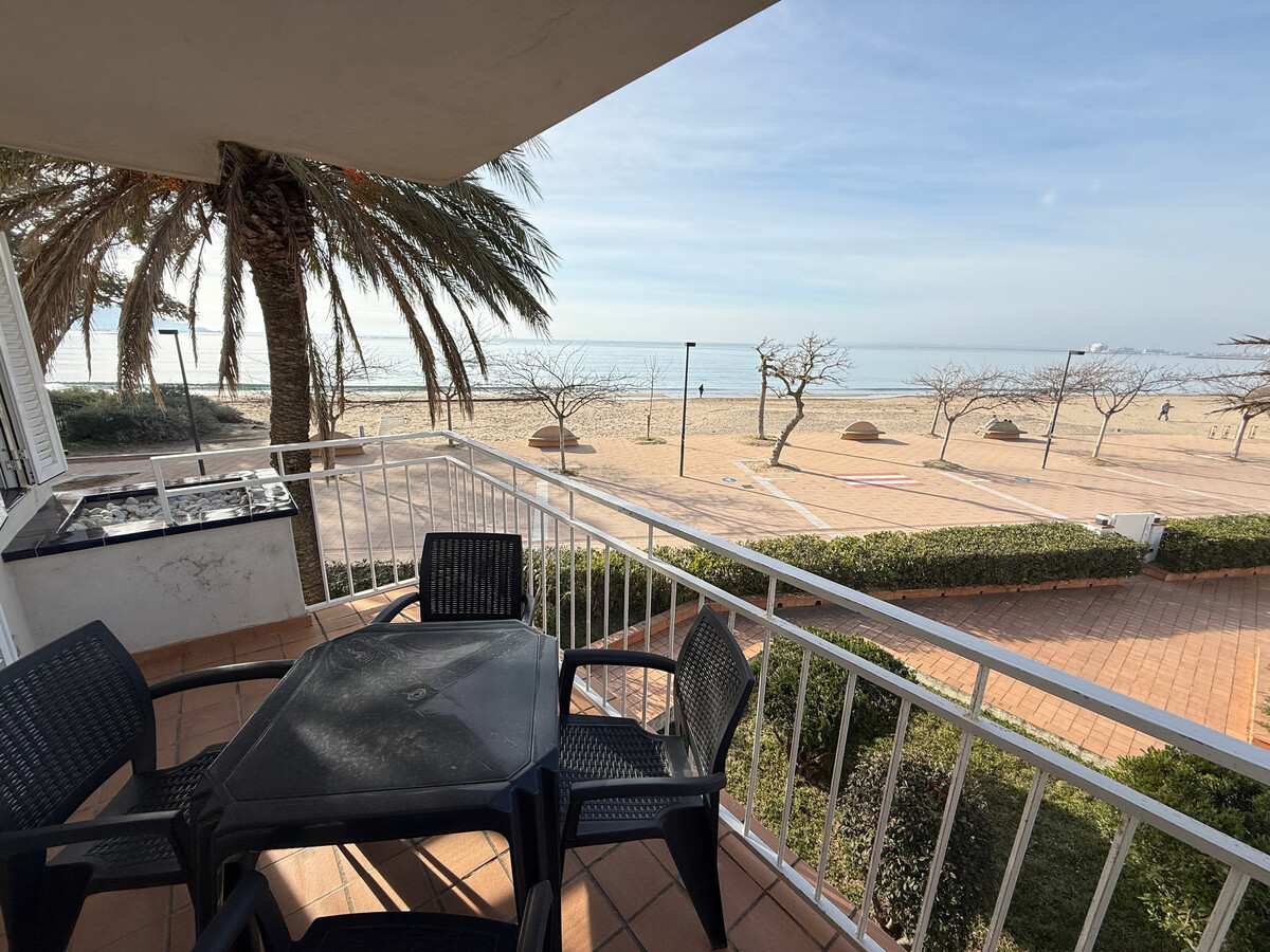Appartement bord de mer avec parking à Roses - Photo 2