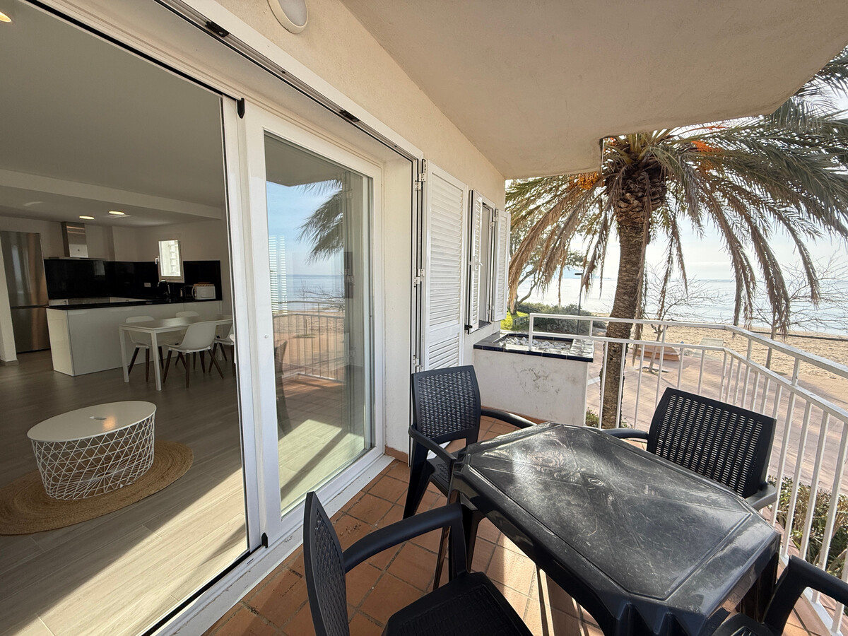 Appartement bord de mer avec parking à Roses - Photo 3