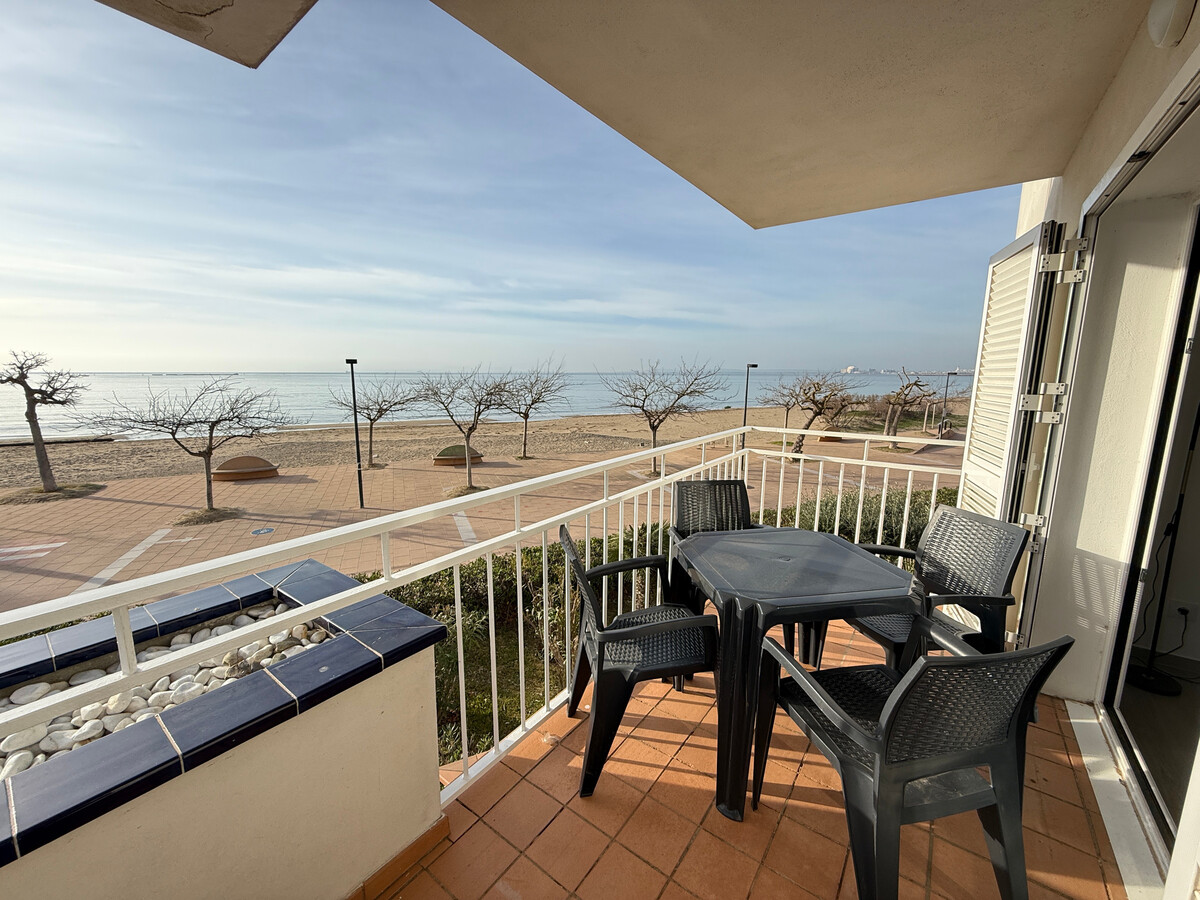 Appartement front de mer à Roses avec balcon et parking - Photo 1