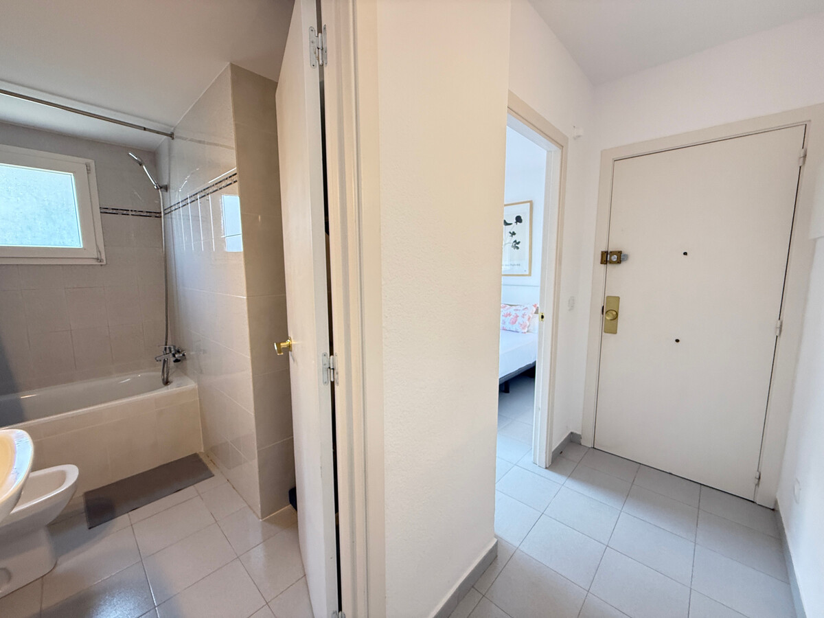 Appartement 4 pers. avec balcon vue mer près du port de Roses - Photo 17