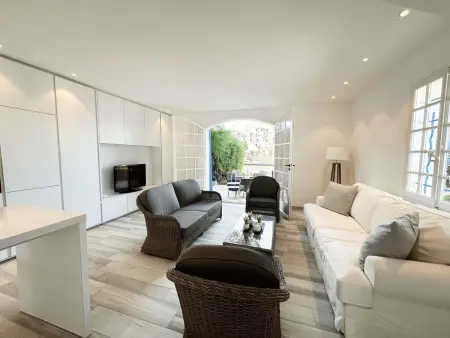 Maison 3 pièces rénovée avec amarrage privé à Port Grimaud : photo 2