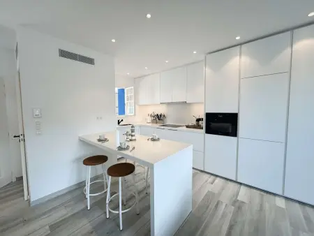 Maison 3 pièces rénovée avec amarrage privé à Port Grimaud : photo 3