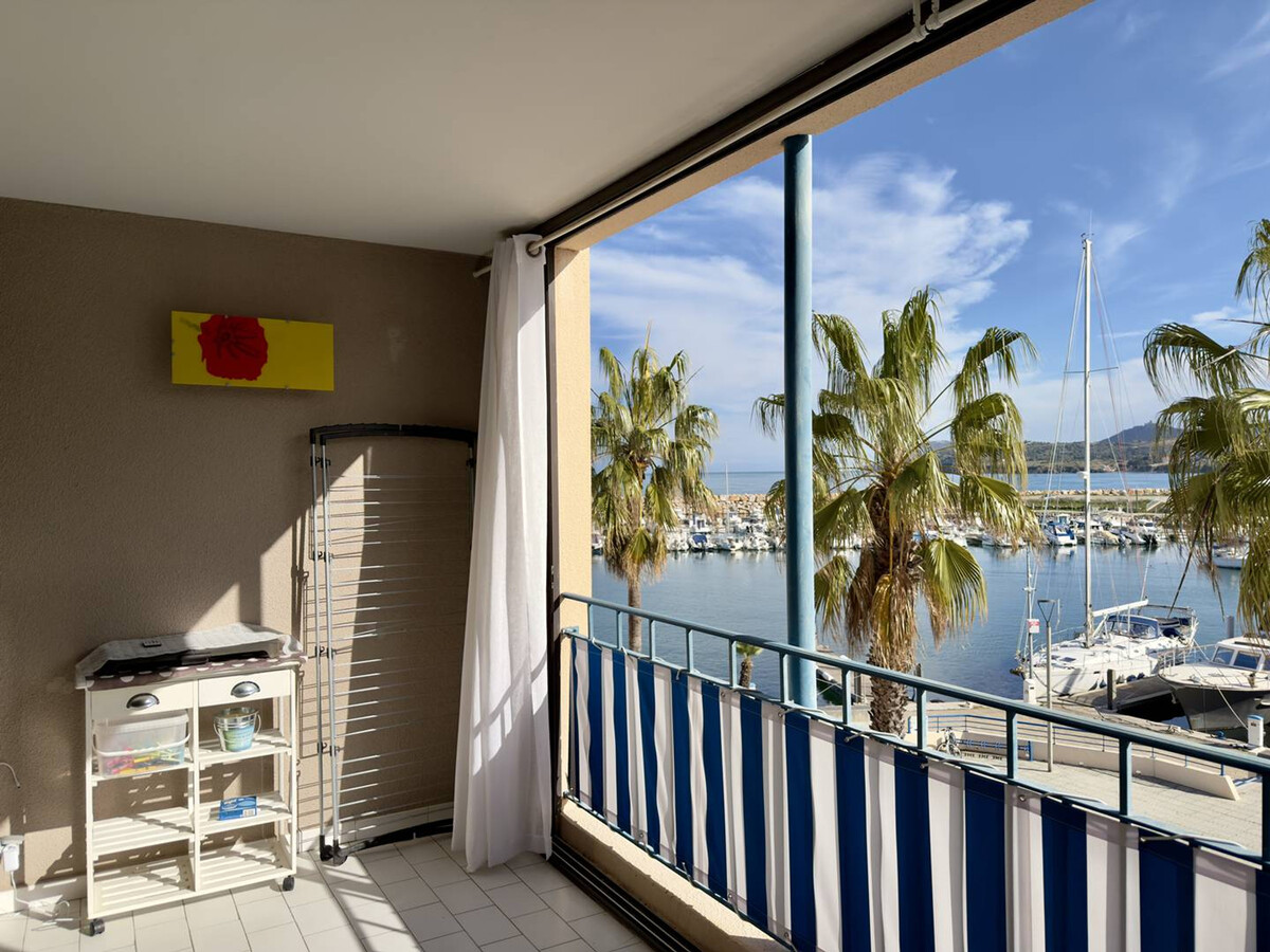 T2 cabine climatisé vue port et mer - Argelès - Photo 10