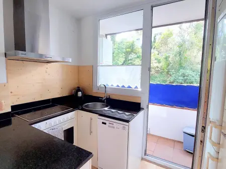 Appartement moderne sur la falaise, terrasse vue mer à Calella de Palafrugell : photo 13