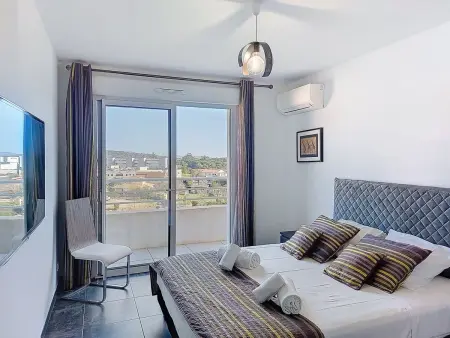 Penthouse La Boétie, 3 chambres et grande terrasse à Porto-Vecchio : photo 6