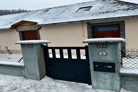 L'école du Hameau - Mont Dore 9 pers, Séjour familial pour 9 avec vue sur le jardin - Photo 6
