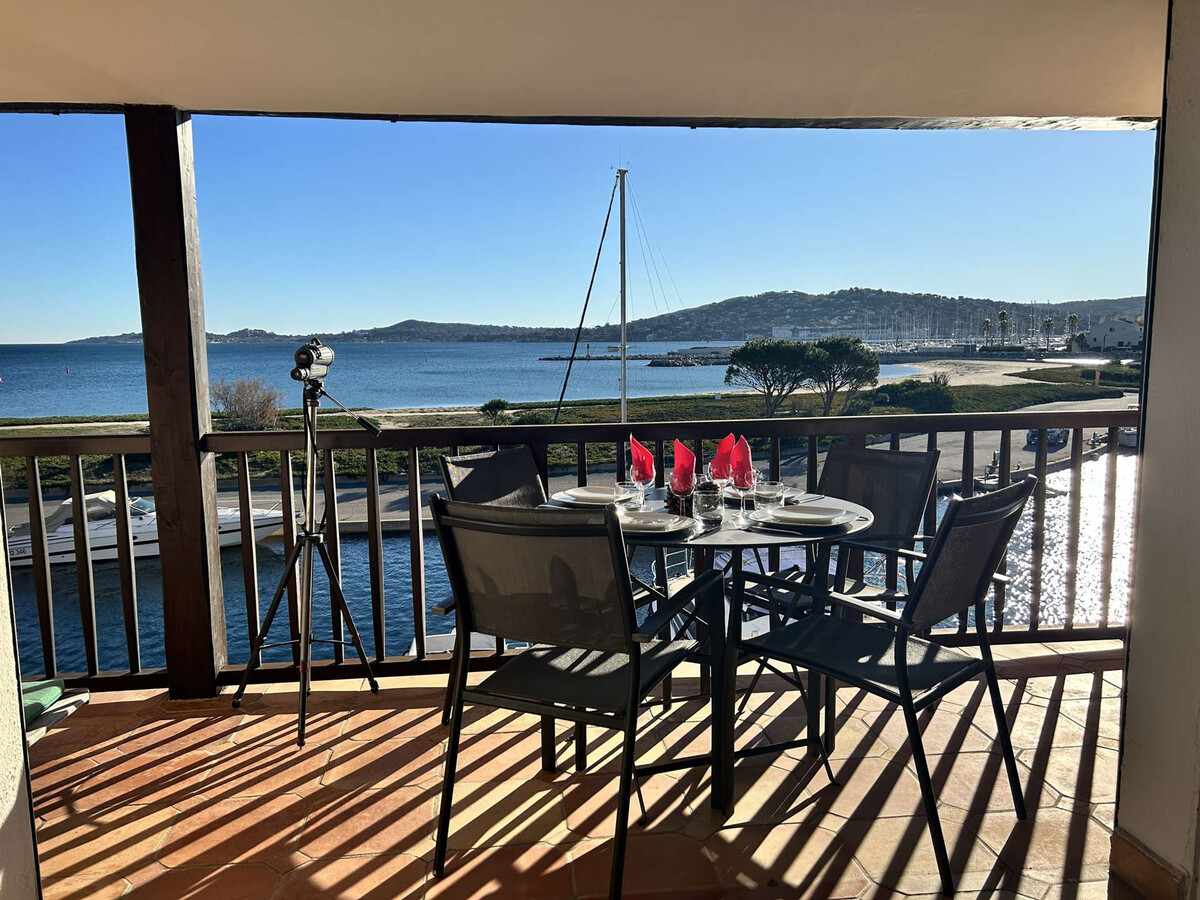 Appartement 2 chambres Port Grimaud avec vue mer et balcon - Photo 2