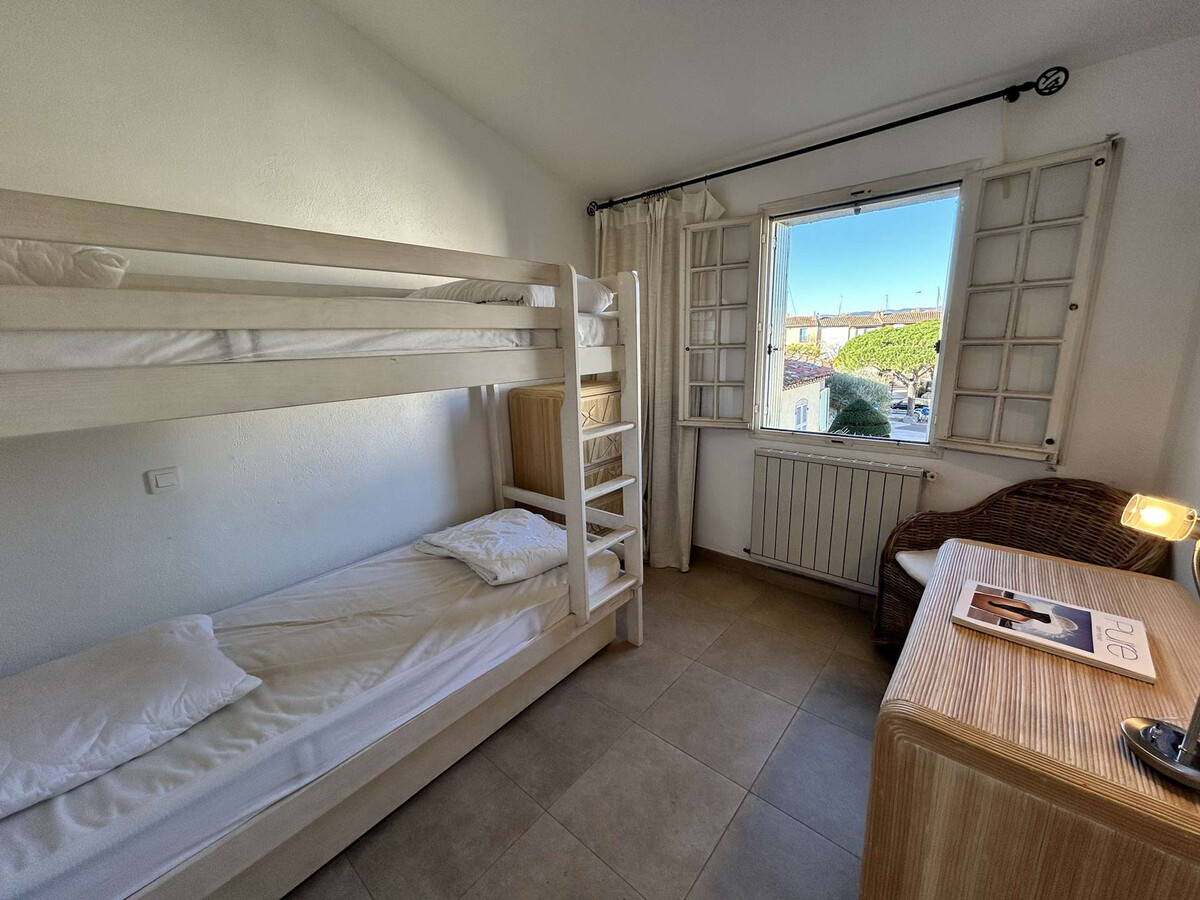Appartement 2 chambres Port Grimaud avec vue mer et balcon - Photo 7