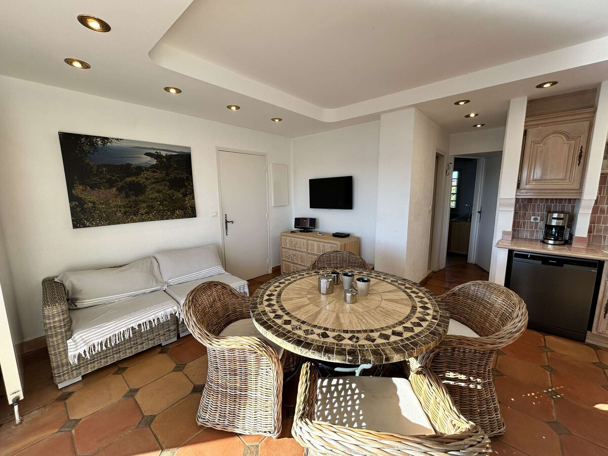 Appartement 2 chambres Port Grimaud avec vue mer et balcon - Photo 14