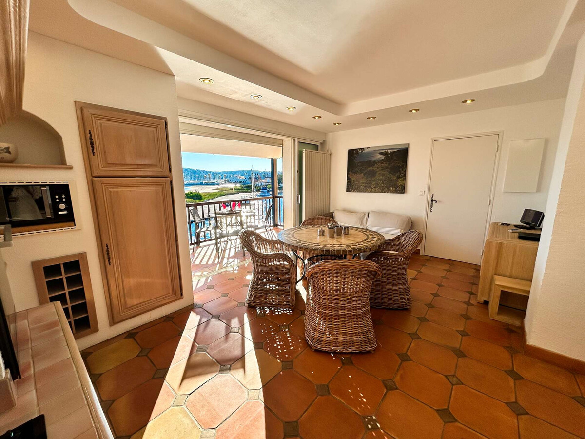 Appartement 2 chambres Port Grimaud avec vue mer et balcon - Photo 15