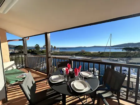 Location appartement à Port Grimaud, Appartement 3 pièces à Port Grimaud II avec vue sur mer et Wi-Fi