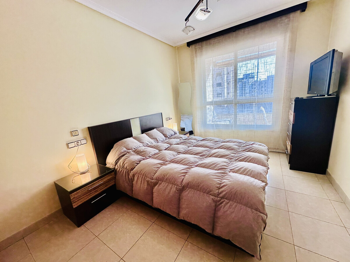Appartement 79 m² avec terrasse, parking et piscine - Photo 8