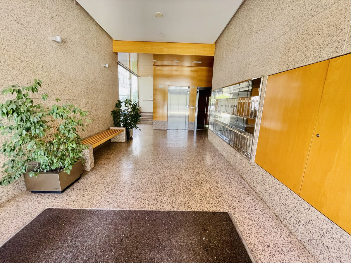 Appartement 79 m² avec terrasse, parking et piscine - Photo 17