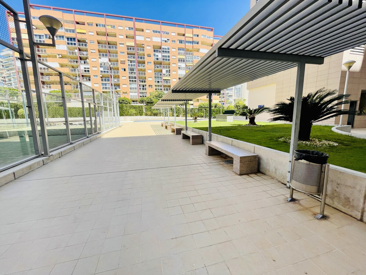 Appartement 79 m² avec terrasse, parking et piscine - Photo 23