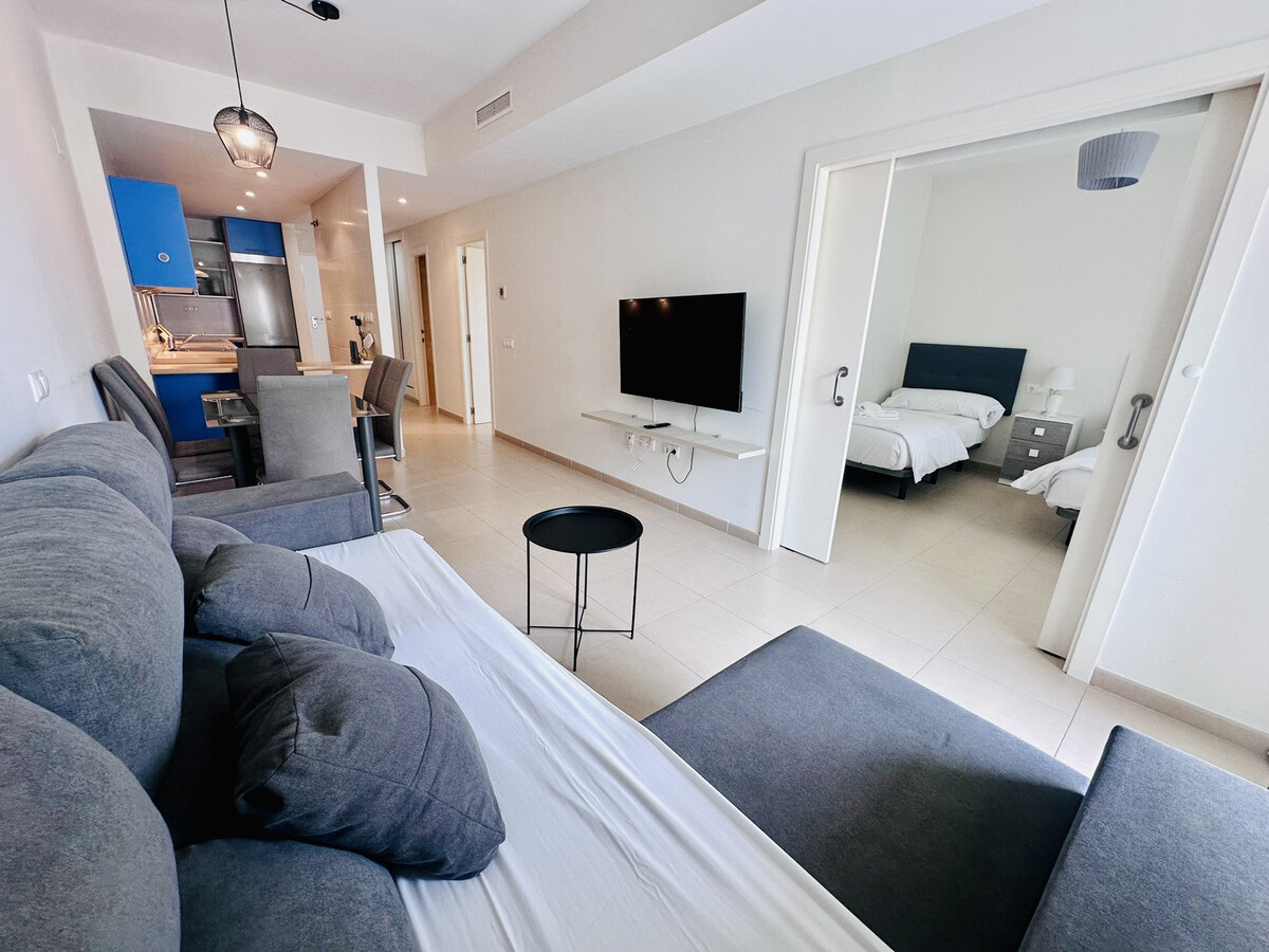 Appartement 2 chambres, 8e étage, 350m de la plage - Photo 4