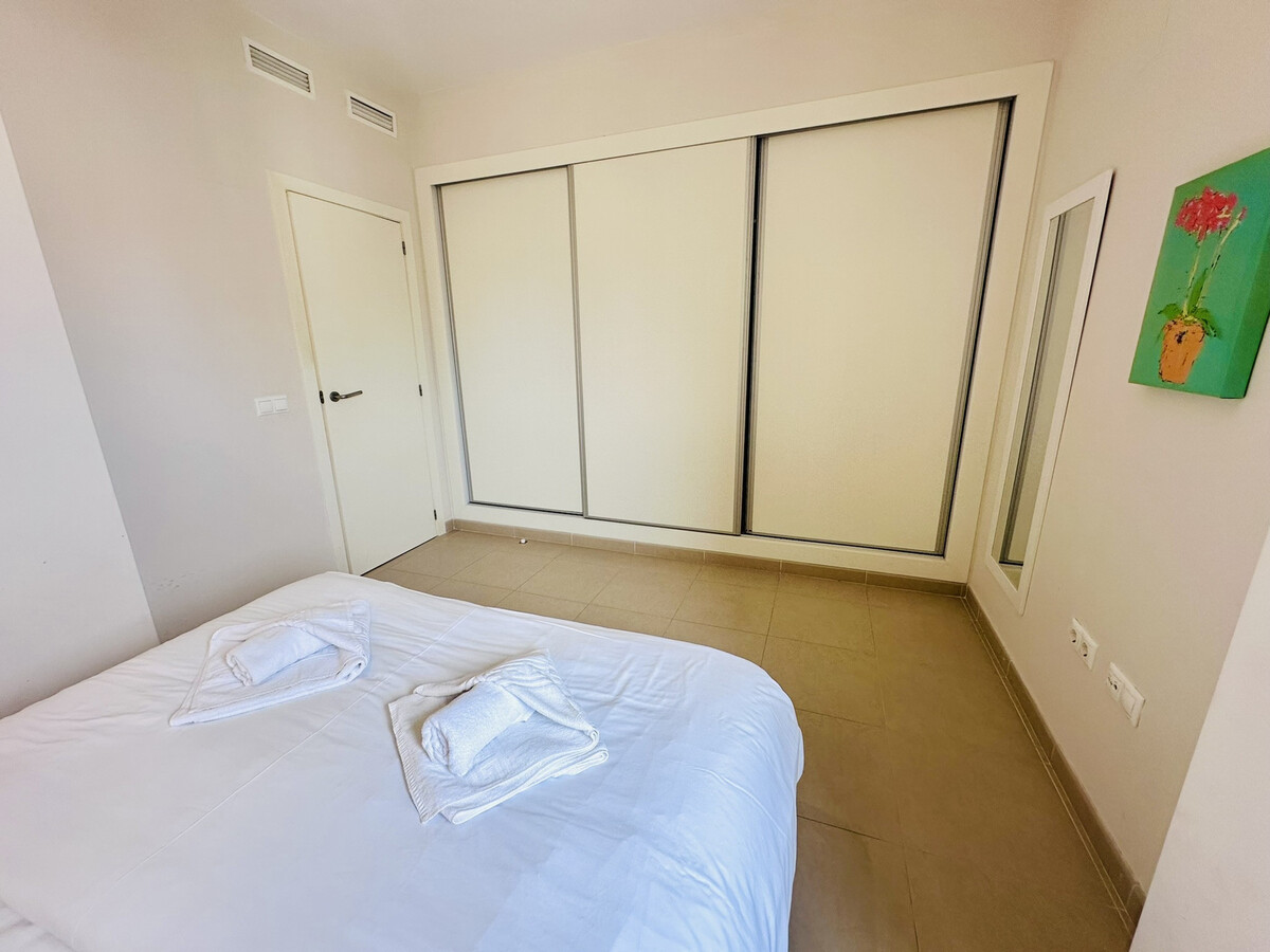 Appartement 2 chambres, 8e étage, 350m de la plage - Photo 10
