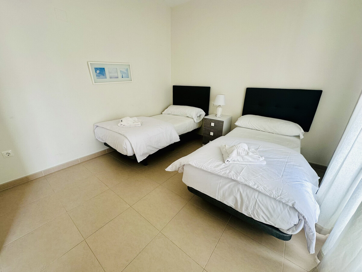 Appartement 2 chambres, 8e étage, 350m de la plage - Photo 11