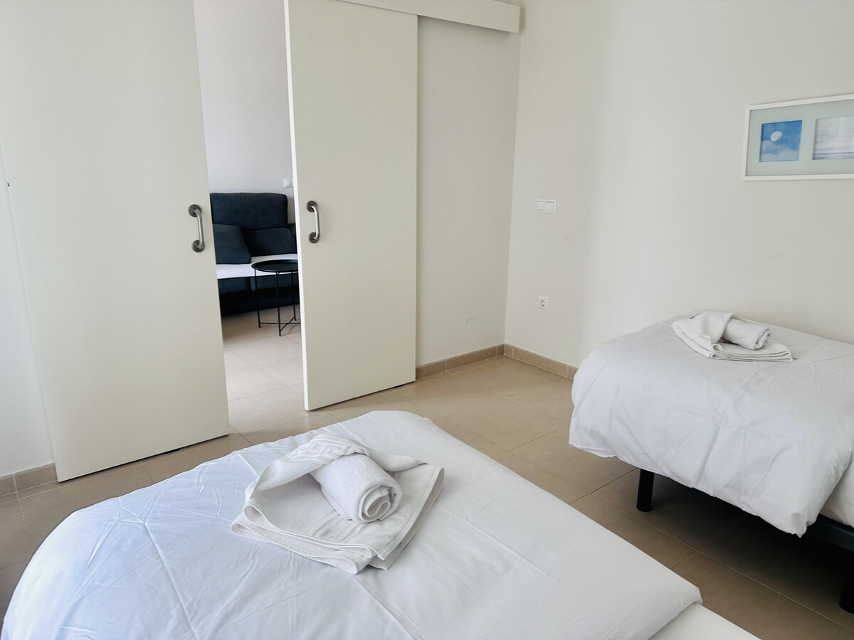 Appartement 2 chambres, 8e étage, 350m de la plage - Photo 12