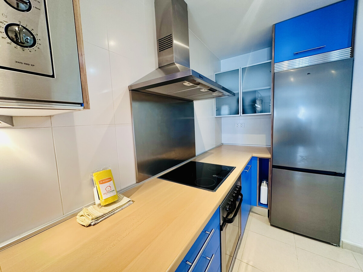 Appartement 2 chambres, 8e étage, 350m de la plage - Photo 14