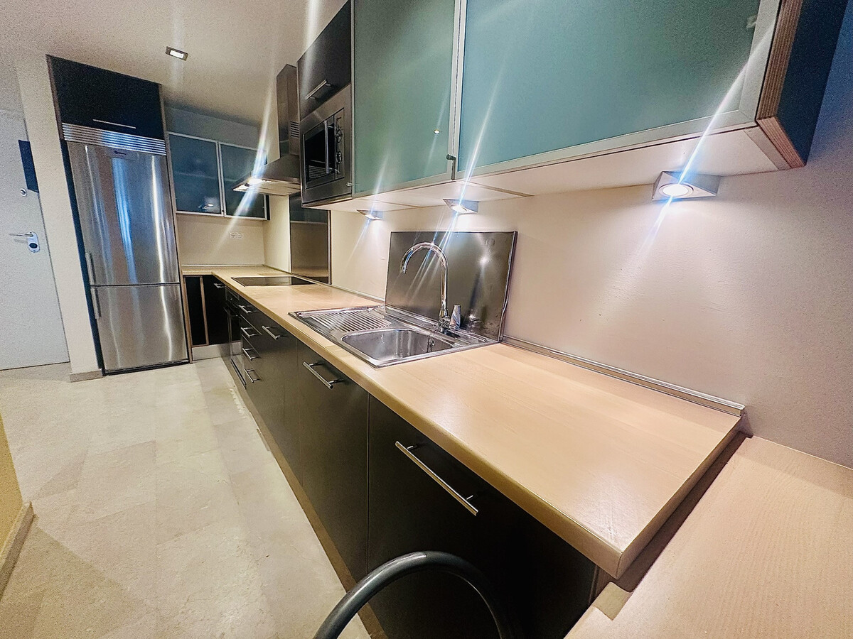 Appartement 10e étage avec vue, piscine et garage à Villajoyosa - Photo 14