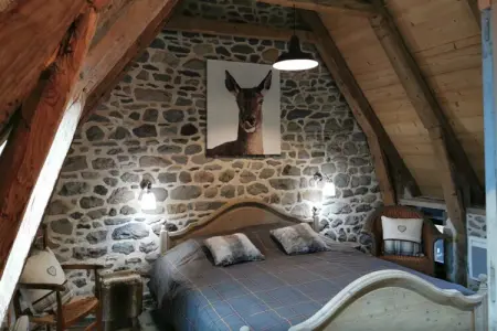 Buron Lou Fenestrou Le Mont Dore 4pers, Gîte familial rustique au Mont-Dore - Photo 2