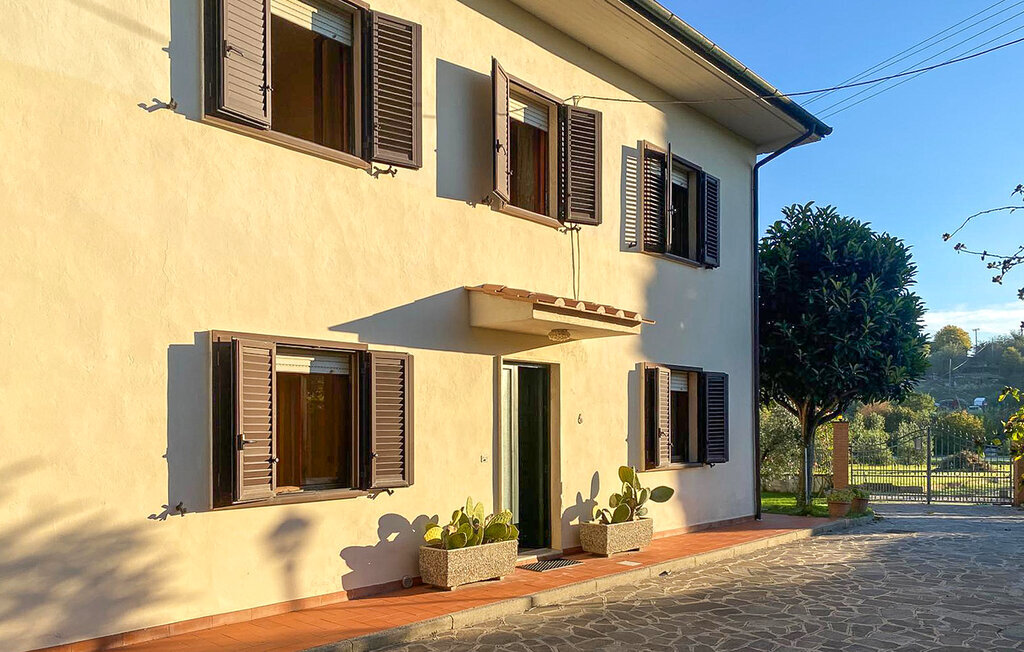 Maison 8 personnes à Lari - Photo 1