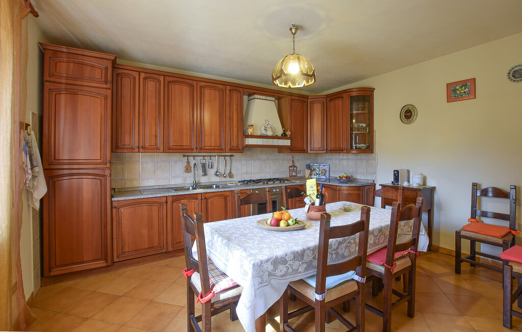 Maison 8 personnes à Lari - Photo 4