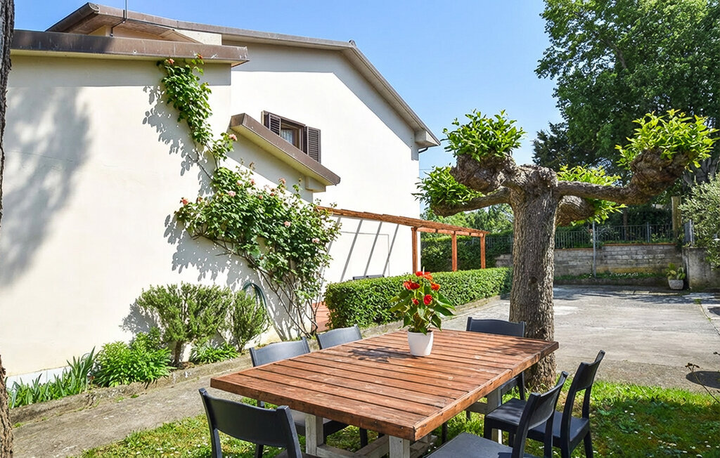 Maison 8 personnes à Lari - Photo 5