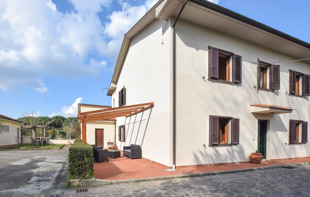 Maison 8 personnes à Lari - Photo 16