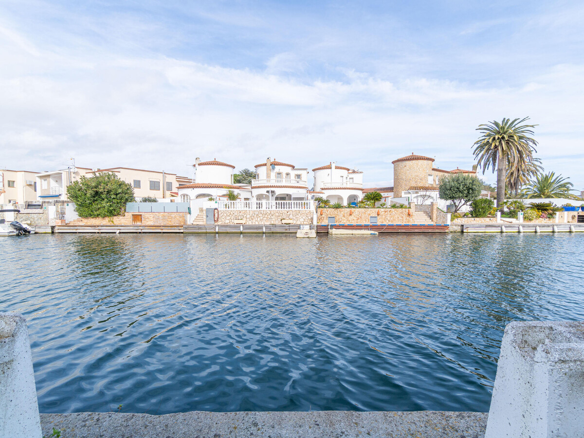 Studio climatisé vue canal à Castelló d'Empúries - Photo 2