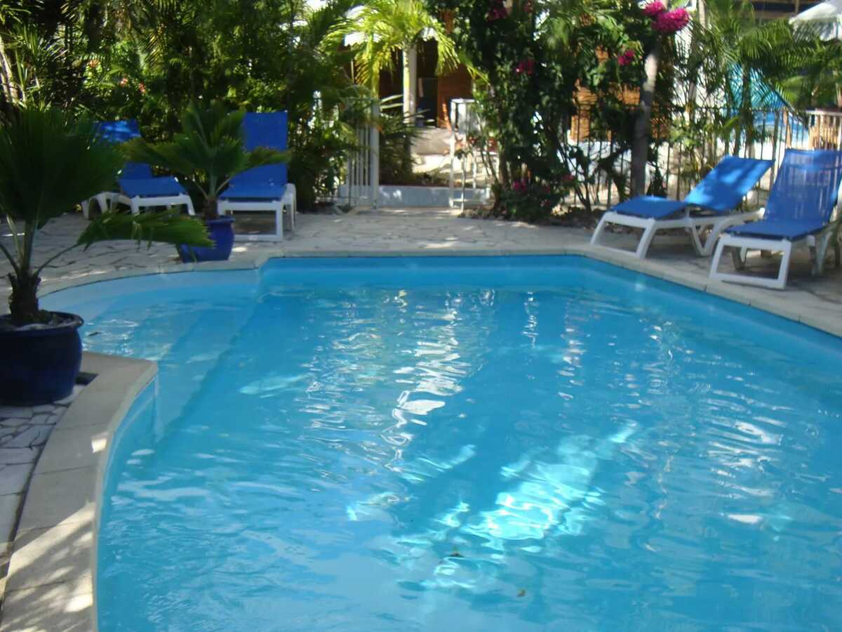 Appartement lumineux avec terrasse privée et piscine au Gosier - Photo 2