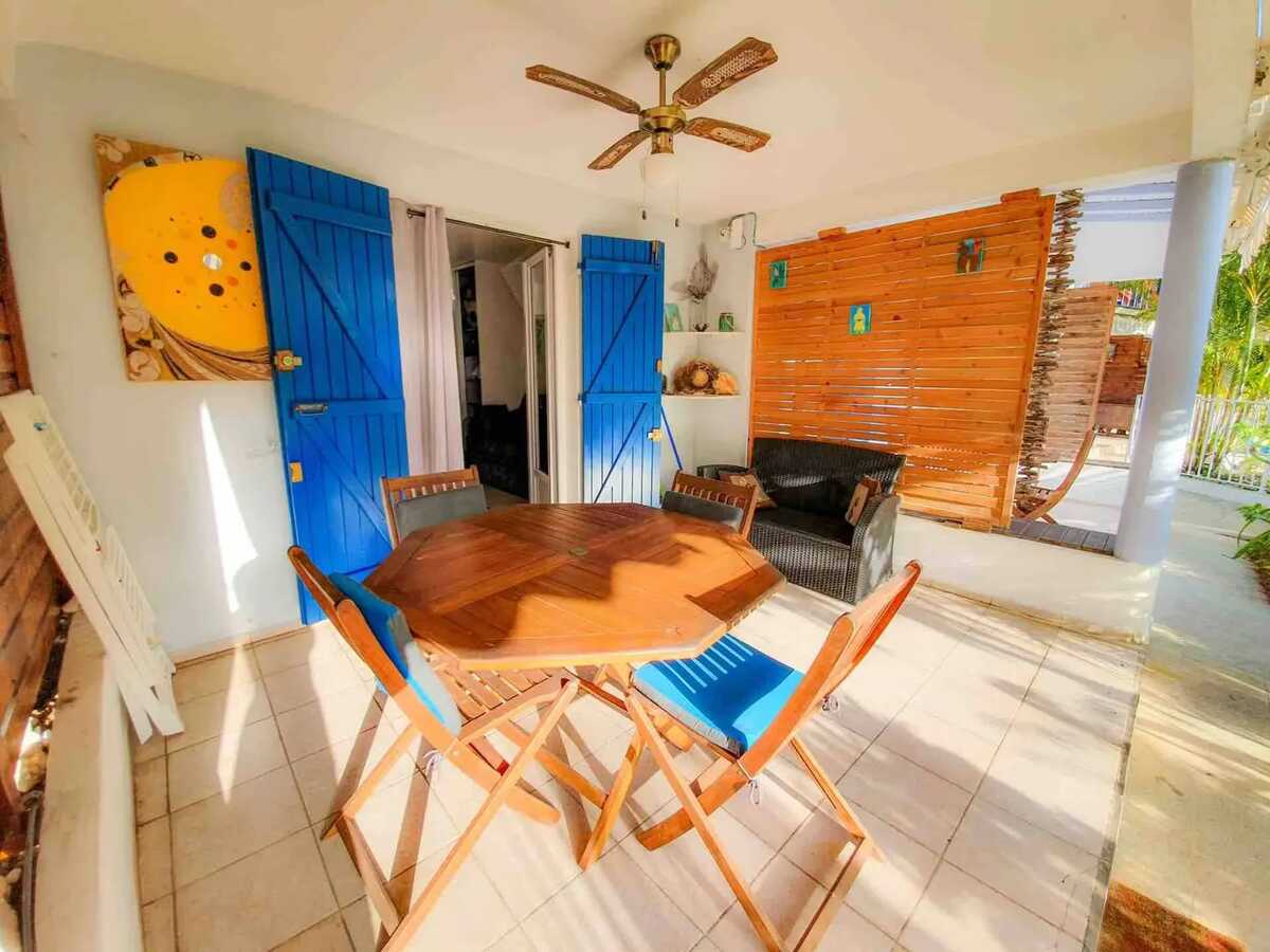 Appartement lumineux avec terrasse privée et piscine au Gosier - Photo 3