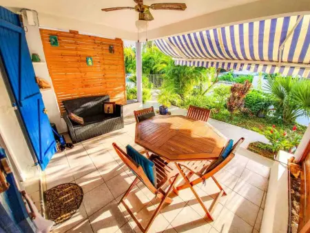 Location appartement à Le Gosier, Appartement lumineux avec terrasse et piscine au Gosier