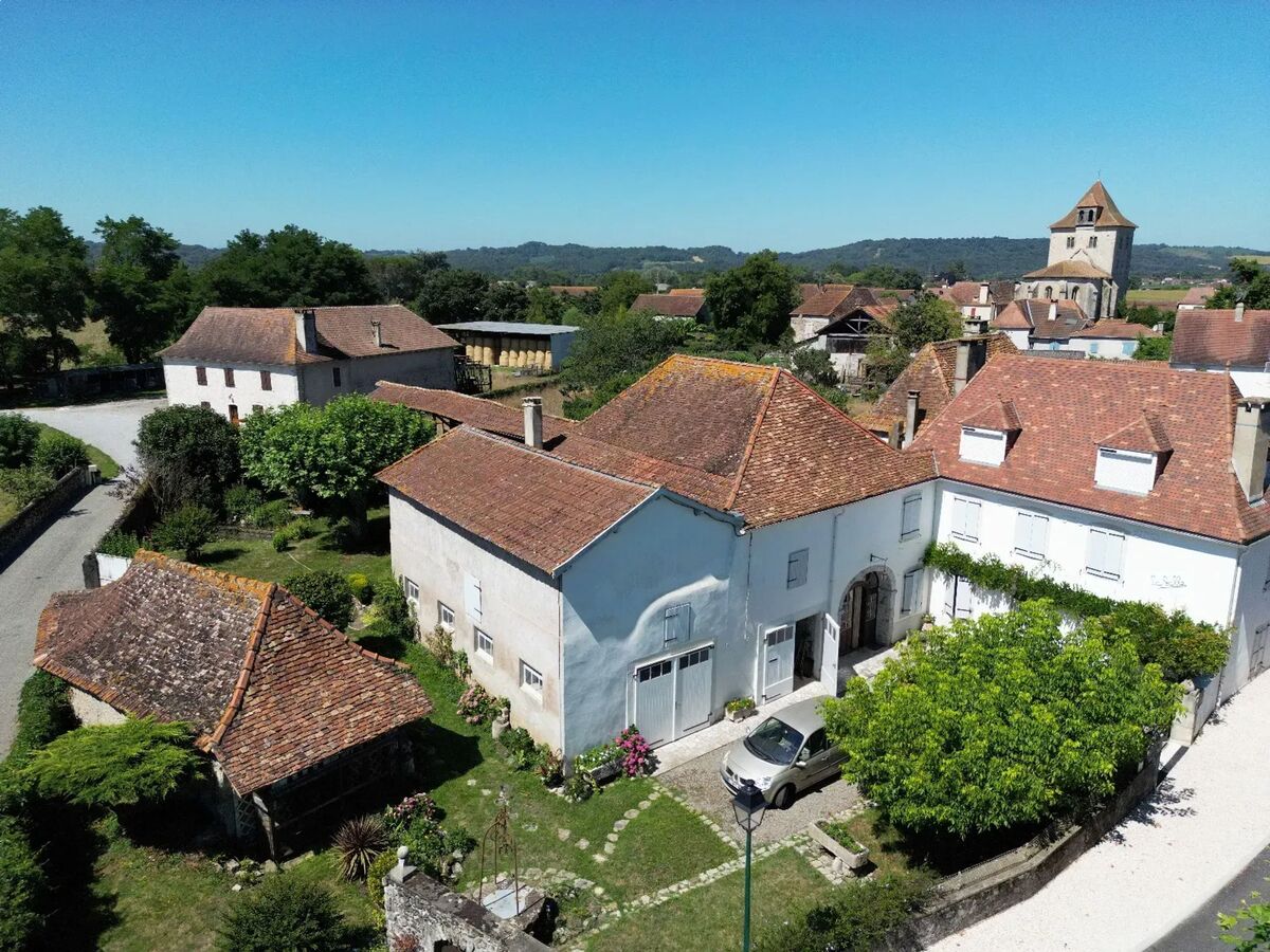 Ancienne ferme béarnaise avec grand jardin aménagé - Photo 2